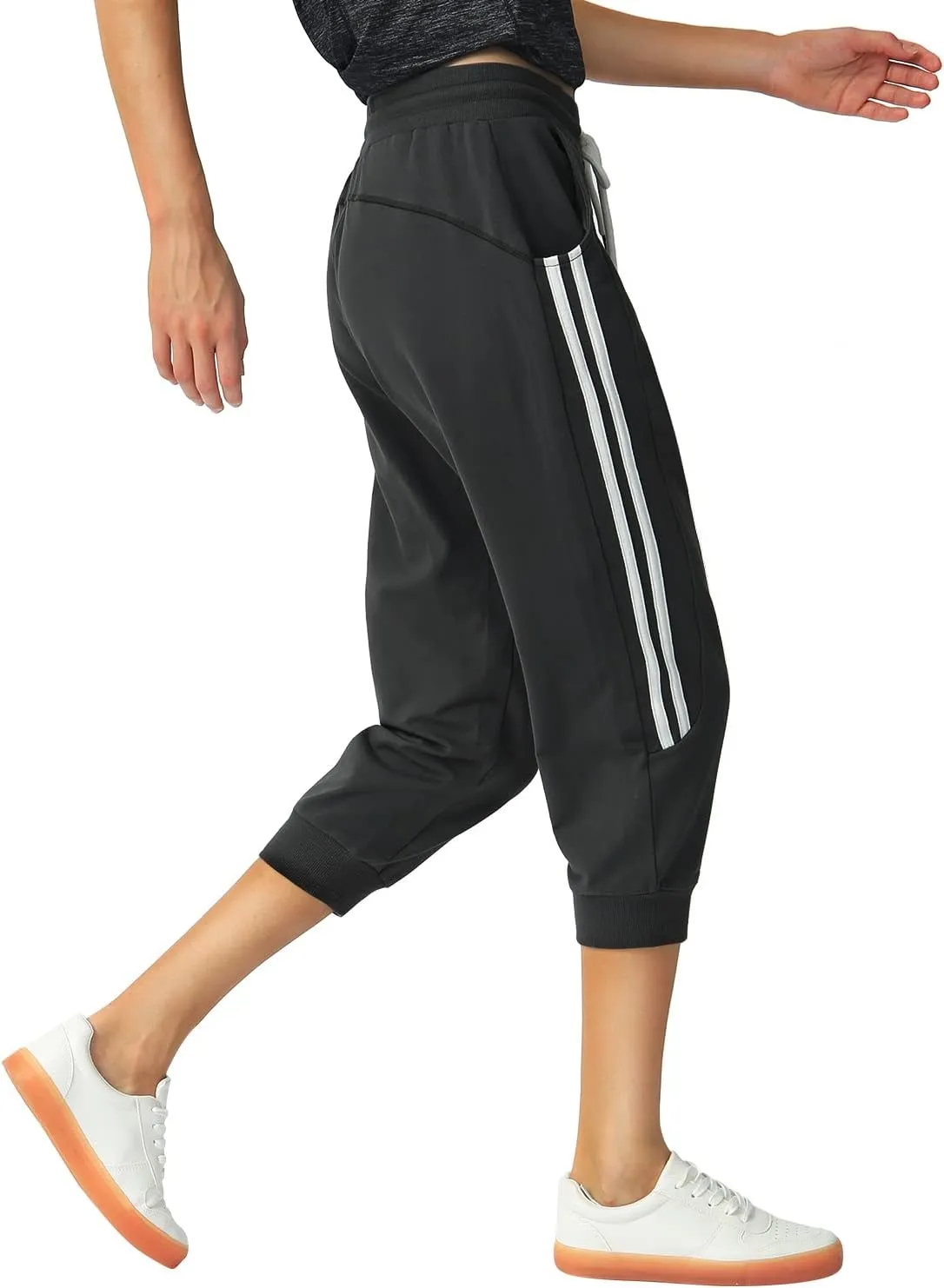 SPECIALMAGIC Women's 2 Pack Capri Pants Cropped Joggers with Pockets Capri Sweatpants