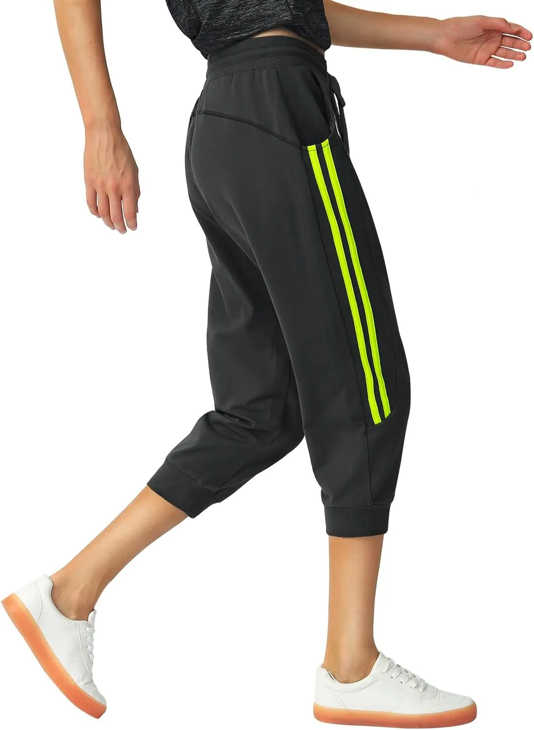 SPECIALMAGIC Women's Capri Pants Cropped Joggers with Pockets Elastic Waist Drawstring Capri Sweatpants